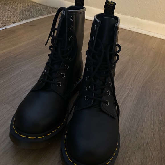 Dr air martins boots - Picture 2 of 3